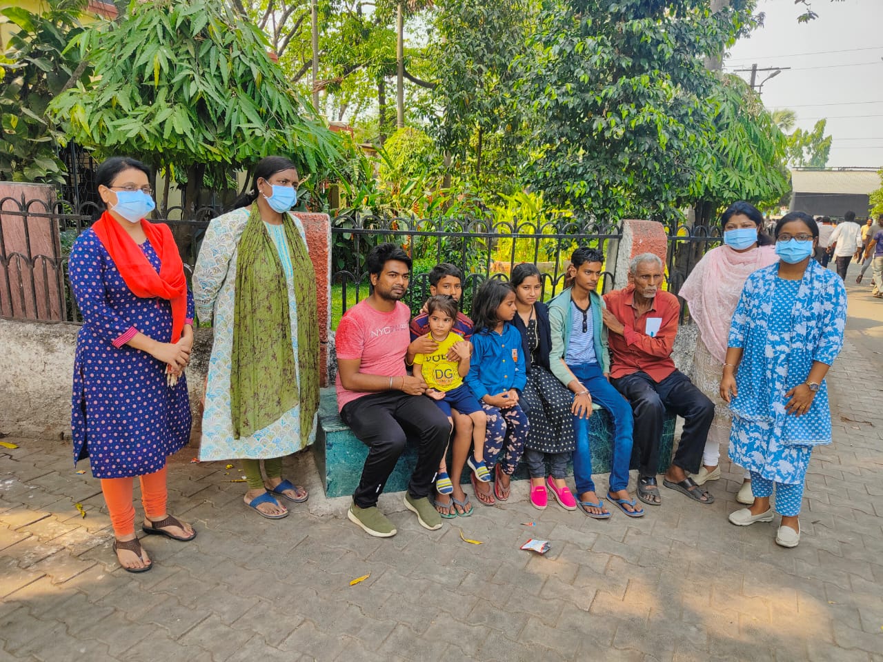 जमशेदपुर से प्रकाशित एक दैनिक समाचार पत्र में पिता गायब मां की मौत के बाद अनाथ हुए तीन बच्चे 5175