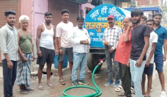 बागबेड़ा में शुरू हुआ निःशुल्क पानी वितरण अभियान – राजकुमार सिंह के निजी टैंकर से लोगों को गर्मी में राहत