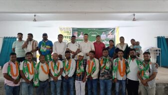 झामुमो घाटशिला प्रखंड समिति का विस्तार, मंत्री रामदास सोरेन एवं प्रवक्ता कुणाल षाडंगी ने की घोषणा