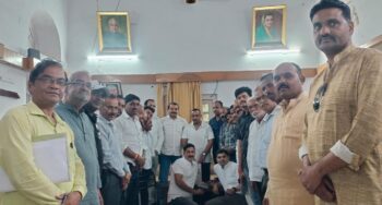 मध्यप्रदेश छतरपुर में पूर्व मंत्री बन्ना गुप्ता ने व्यापारी संघ, प्रबुद्ध लोगों के साथ बैठक कर उनकी समस्याओं को सुना