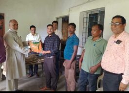 कुंडहित बीडीओ मोहम्मद जमाले राजा ने मक्का बीज वितरण का किया शुभारंभ