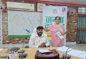 उपायुक्त रवि आनंद के जनता दरबार में 25 से अधिक फरियादियों ने लगाई गुहार, कई समस्याओं का ऑन स्पॉट समाधान