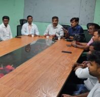 देवघर जिला के 108 एम्बुलेंस की सेवा से संबंधित समीक्षात्मक बैठक किया