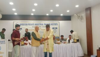 नारायण आईटीआई दीक्षांत समारोह में राष्ट्र संवाद के संपादक देवानंद सिंह भाजपा नेता अनिल सिंह और सांसद प्रतिनिधि संजीव कुमार हुए सम्मानित