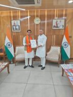 केंद्रीय मंत्री तोखन साहू से मिले चतरा सांसद कालीचरण सिंह, क्षेत्र के विकासात्मक मुद्दों पर हुई चर्चा