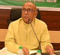 छोटे वाहन मालिकों का अनिश्चितकालीन हड़तालः सरयू राय ने की उपायुक्त से चर्चा