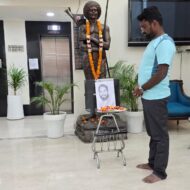 दिल्ली स्थित झारखंड भवन में पोटका विधायक संजीव सरदार ने वीर शहीद निर्मल महतो को दी श्रद्धांजलि