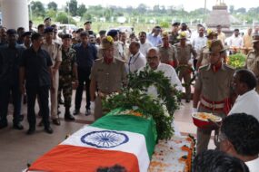 रामदास सोरेन के योगदान को स्मरण करते हुए विधानसभा अध्यक्ष ने कहा कि उनकी कमी लंबे समय तक खलती रहेगी