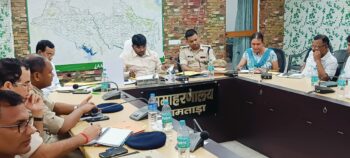 मेडिकल दुकानों में नियमित रूप से औचक निरीक्षण कर प्रतिबंधित दवाओं की बिक्री पर रोक लगाने का निर्देश