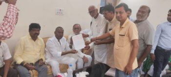 जामताड़ा में जिला फेयर प्राइस शॉप डीलर एसोसिएशन ने विधायक बसंत सोरेन को सौंपा मांग पत्र