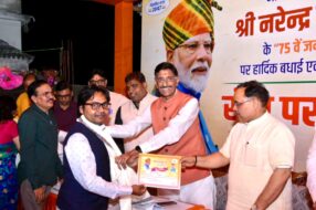 ईचागढ़ से कवि गुरुचरण महतो को मिला साहित्य सेवा सम्मान