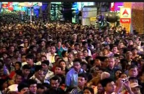 दुर्गा पूजा में भीड़ का मेला, आस्था से लेकर राजनीति और अर्थव्यवस्था तक