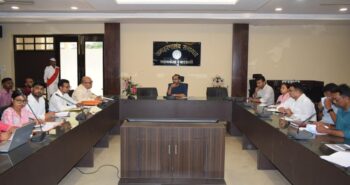 उपायुक्त नितिश कुमार सिंह की अध्यक्षता में कौशल विकास व रोजगार सृजन पर समीक्षा बैठक संपन्न