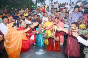 लोक आस्था और सू्र्य उपासना के महापर्व छठ पर सूर्यधाम सिदगोड़ा के छठ घाट तालाब में उमड़ी श्रद्धालुओं की भारी भीड़, पूर्व मुख्यमंत्री रघुवर दास ने सपरिवार भगवान भास्कर को दिया अर्घ्य, श्रद्धा और भक्तिभाव का दिखा अद्भुत नजारा