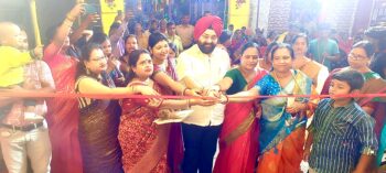 सीतारामडेरा स्थित ईस्ट बंगाल कॉलोनी में श्री श्री जगद्धात्री पूजा कमेटी, न्यू बायस क्लब द्वारा आयोजित भव्य जगद्धात्री पूजा मंडप का उद्घाटन भाजपा झारखंड प्रदेश प्रवक्ता एवं समाजसेवी अमरप्रीत सिंह काले ने किया।