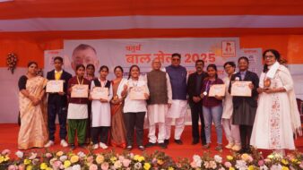 डिजिटल युग में बचपन पर संकट: चतुर्थ बाल मेला 2025 में भाषण प्रतियोगिता, रितु और काजल अव्वल