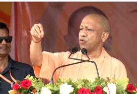 सीवान में गरजे योगी आदित्यनाथ — कहा राजद-कांग्रेस की सरकार आई तो नौकरी के नाम पर छिन जाएगी आपकी जमीन