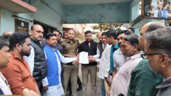 हरदीबाजार पंचायत में SECL दीपका प्रबंधन के अवैध ड्रोन सर्वे पर ग्रामीणों का जबरदस्त विरोध, थाना परिसर का घेराव