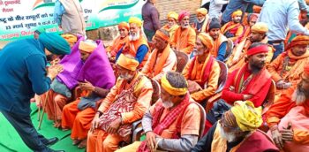 प्रत्येक वर्ष की भाँति साधु समाज में कंबल वितरण कर हर हर महादेव सेवा संघ ने कंबल सेवा अभियान का शुभारंभ किया