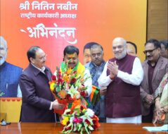 भाजपा मुख्यालय में नितिन नबीन ने संभाला पदभार, अमित शाह और जेपी नड्डा ने किया स्वागत