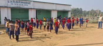 समर्पित शिक्षकों की मेहनत से उत्क्रमित प्राथमिक विद्यालय मोहली टोला बड़ा घोलजोड़ में अच्छी-खासी छात्रों की उपस्थिति