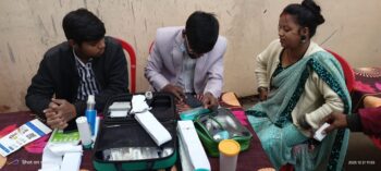 सैल्यूट तिरंगा के निःशुल्क स्वास्थ्य शिविर में 240 लोगो की हुई जांच