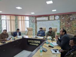 अत्यधिक ठंड को देखते हुए विद्यालयों के समय में अस्थायी प्रतिबंध