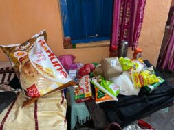 बेसहारा परिवार को मिला मानवता का संबल व्यॉस ऑफ ह्यूमिनिटी की पहल बनी समाज के लिए प्रेरणा