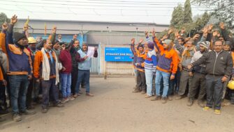 अचानक बंद हुई टाटा स्टील गम्हरिया की स्ट्रेट बार मिल, 160 श्रमिकों का फूटा गुस्सा, गेट पर जोरदार प्रदर्शन