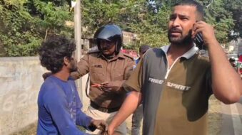 साकची में चोरी की कोशिश, युवक रंगे हाथों पकड़ा गया, चाकू बरामद.