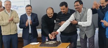 टाटा मोटर्स में केक काटकर नववर्ष 2026 का स्वागत, गुणवत्ता व सुरक्षा पर जोर