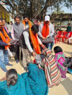 बिरसानगर में जरूरतमंदों के बीच भाजपा ने किया 375 कंबलों का वितरण