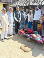 दिव्यांग दुलाल मंडल के चिकित्सकीय सहयोग को उठी समाज की हाथ