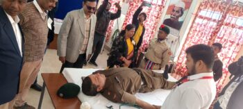 डीएवी पब्लिक स्कूल बोलानी मे रक्तदान शिविर का आयोजित हुई, 72युनिट रक्त संग्रह की गई।