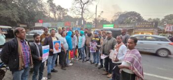 मनरेगा बहाली को लेकर कांग्रेस ने पंचायत क्षेत्र में किया पर्चा वितरण