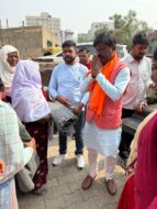 संथाल बस्ती, मोहरदा बिरसानगर में भाजपा ने सैकड़ों जरूरतमंदों के बीच बांटे कंबल।
