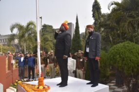 जामताड़ा जिला में आन बान और शान से लहराया तिरंगा