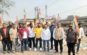 कदमा के घनी आबादी के बीच कचरे का अंबार, विधायक के करीबी जदयू नेता हैं ठेकेदार