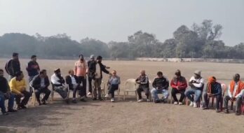 बस्ती बचाओ संघर्ष समिति का आंदोलन सफल, जुस्को एमडी अतुल कुमार भटनागर पहुंचे आंदोलन स्थल