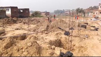 सरजमदा में सामुदायिक भवन निर्माण पर ग्रामीणों का विरोध, काम रुका