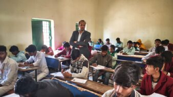 फतेहपुर प्रखंड में वार्षिक माध्यमिक परीक्षा केंद्रों का औचक निरीक्षण