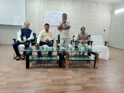 मतगणना कर्मियों को दिया गया प्रशिक्षण