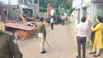 नियमों का उल्लंघन करने वालों के विरुद्ध आगे भी सख्त कार्रवाई रहेगी जारी : कृष्ण कुमार