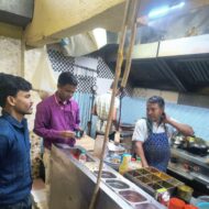 पर्व से पहले सख्त कार्रवाई, चाईबासा में मिठाई दुकानों पर छापा, कई नमूने जांच के लिए भेजे