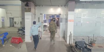 आदित्यपुर में दो गुटों के बीच हिंसक झड़प, फायरिंग में युवक गंभीर