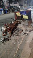 गम्हरिया के लाल बिल्डिंग चौक पर भीषण सड़क हादसा, ट्रैफिक बूथ से टकराई तेज रफ्तार बाइक, युवक गंभीर