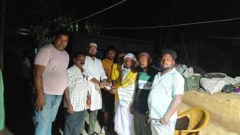 पीडीएस डीलर संघ ने मृत दुकानदार के आश्रित को 11000 रु का सहायता किया