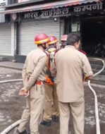 जमशेदपुर के बिस्टुपुर बाजार में साइकिल दुकान में लगी आग, मची अफरा-तफरी