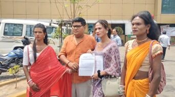 जमशेदपुर में ट्रांसजेंडर कानून संशोधन के खिलाफ विरोध, डीसी को सौंपा गया ज्ञापन