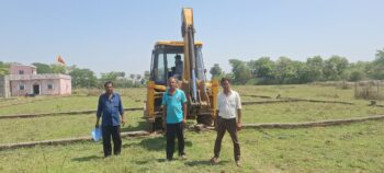 भुगतान विवाद में उग्र हुए रैयतदार, जेसीबी से तोड़ी प्लॉटिंग, बिल्डर पर वादाखिलाफी का आरोप